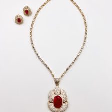 Conjunto dourado gargantilha e brincos SJ