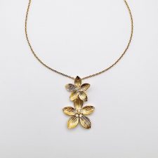 Colar Lily em Prata Dourada com Zircónias