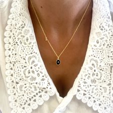 Colar ponto preto em Prata dourada