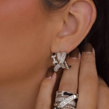 Conjunto prateado e preto SJ